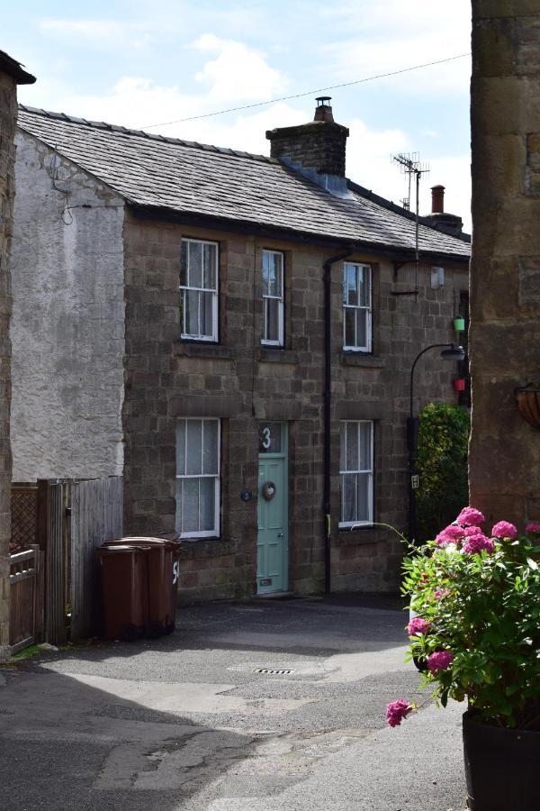 The Buxton Retreat A Luxurious 3-Storey Townhouse With Four Poster Bed And Double Jacuzzi Bath" Exterior photo